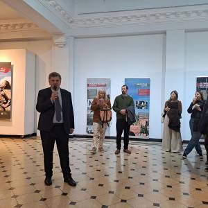 Exponen en Rosario una muestra sobre los destinos de los polacos en la Segunda Guerra Mundial