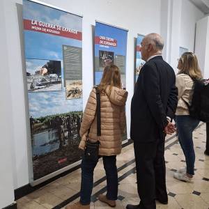 Exponen en Rosario una muestra sobre los destinos de los polacos en la Segunda Guerra Mundial