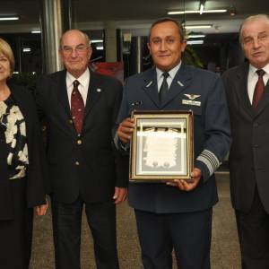Visita del Cuerpo Consular de Rosario al Liceo Aeronáutico Militar