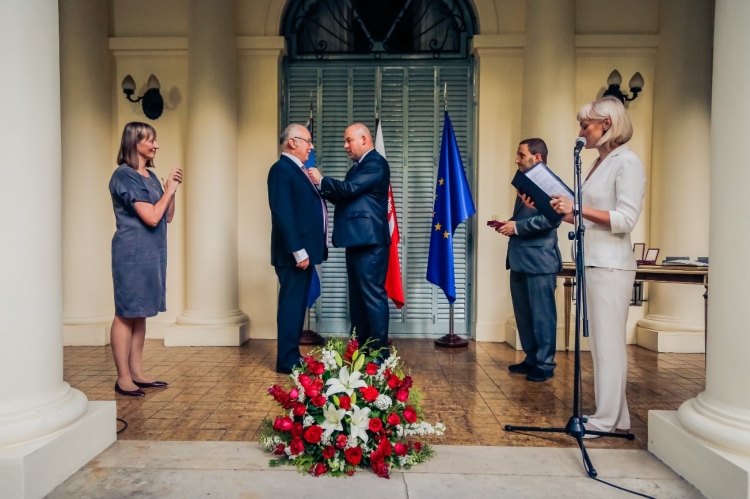 El Cónsul Honorario de Polonia en Rosario recibió una condecoración del Presidente de Polonia